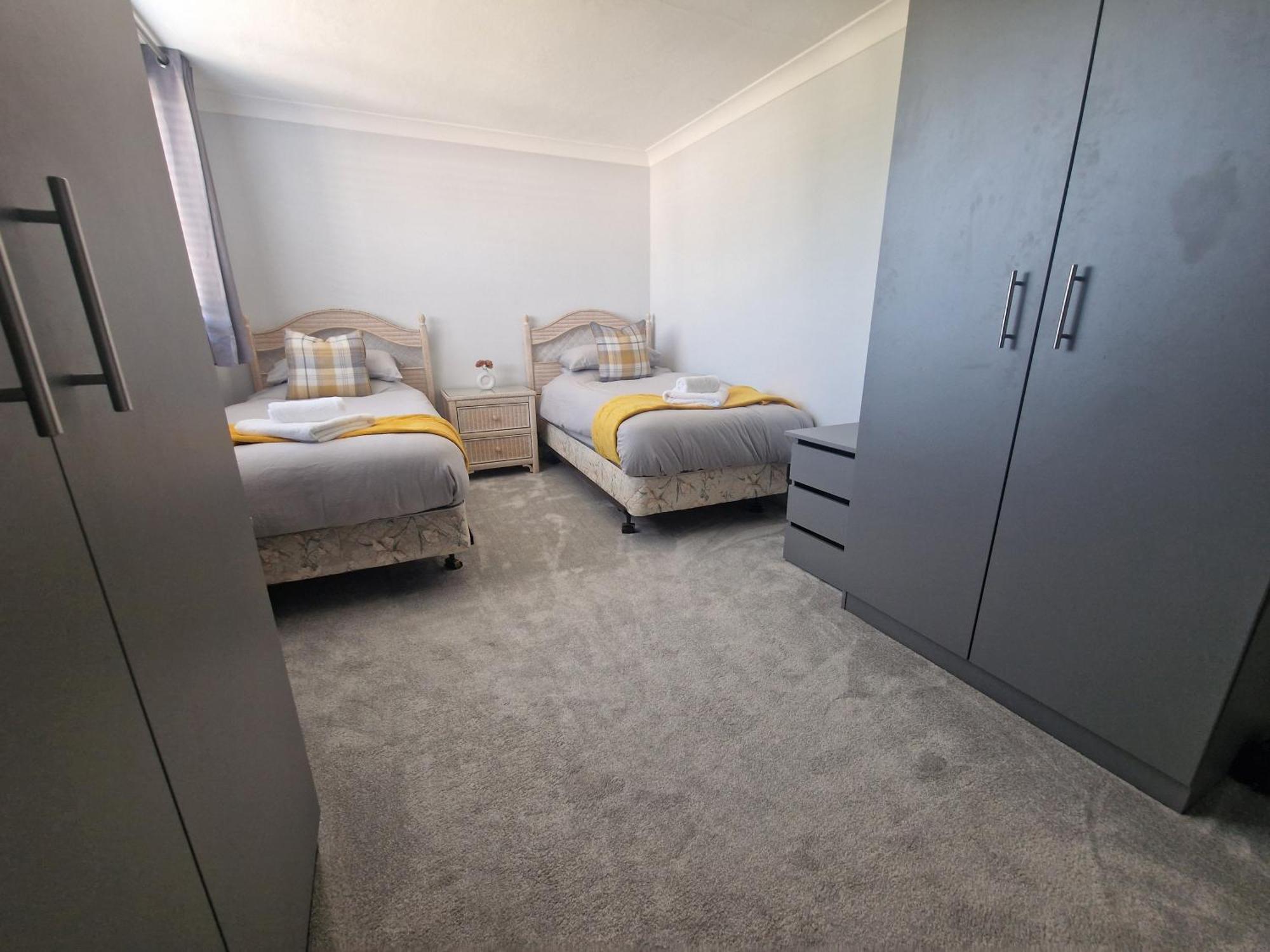 Stylish & Modern 2 Bed House With Free Parking Leeds Apartment Leeds  Exterior photo