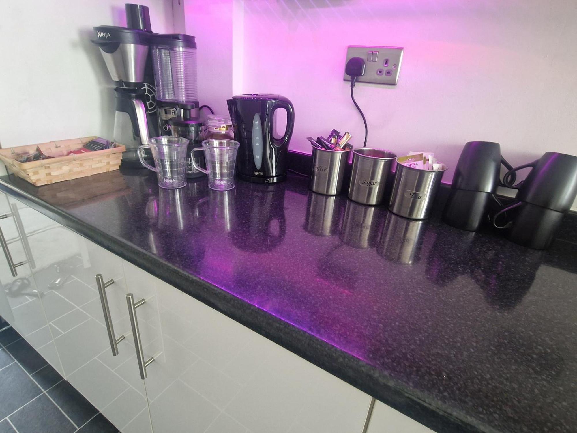 Stylish & Modern 2 Bed House With Free Parking Leeds Apartment Leeds  Exterior photo